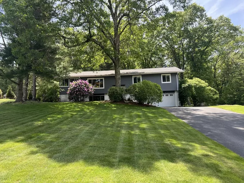 11 Huckleberry Ln, Sharon, MA 02067