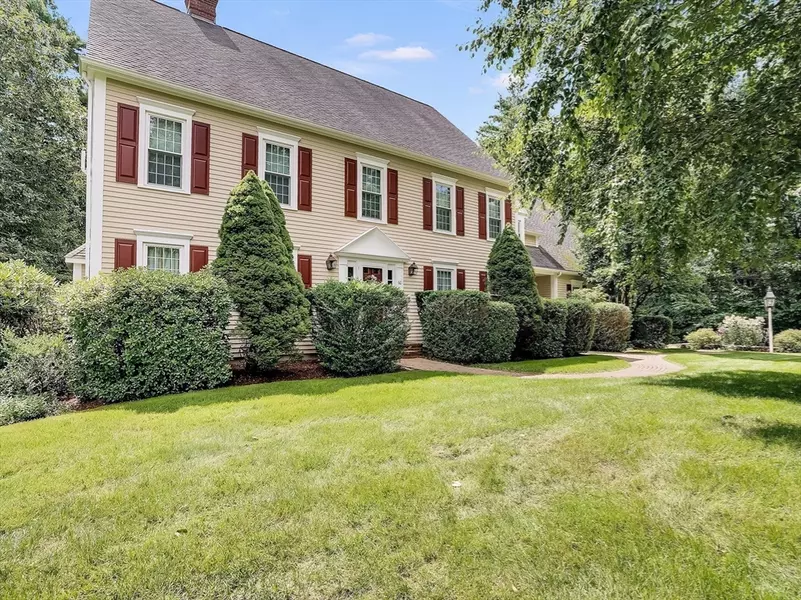 60 Wedgewood Drive, Hopkinton, MA 01748