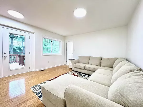 Ashland, MA 01721,194 Captain Eames Cir #194