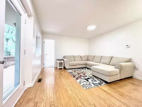 Ashland, MA 01721,194 Captain Eames Cir #194