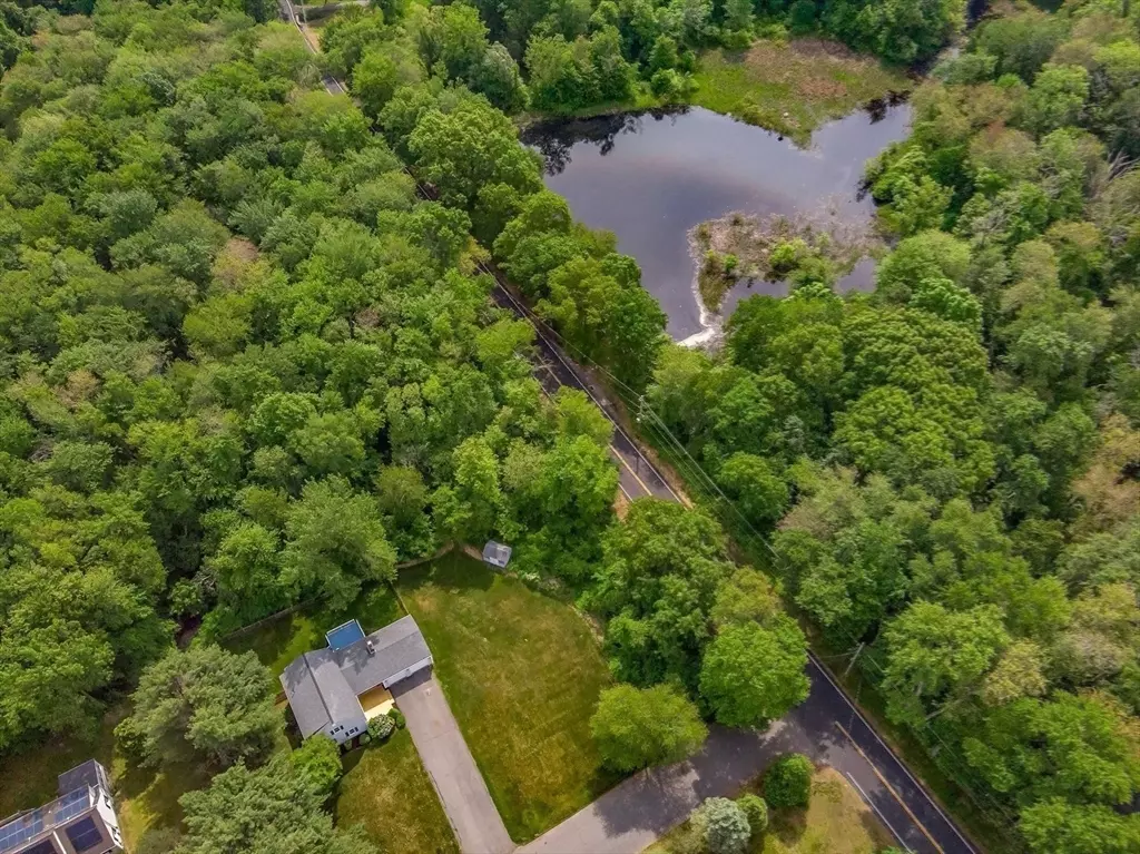 Hampden, MA 01036,8 Evergreen Terrace