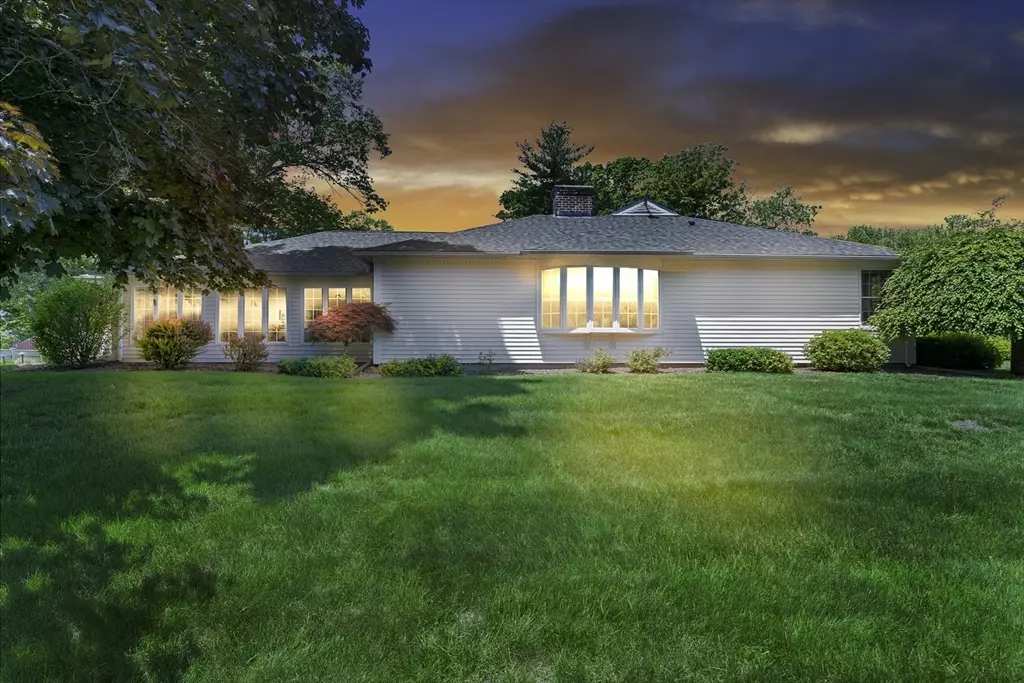 Agawam, MA 01001,10 Silver Lake Dr