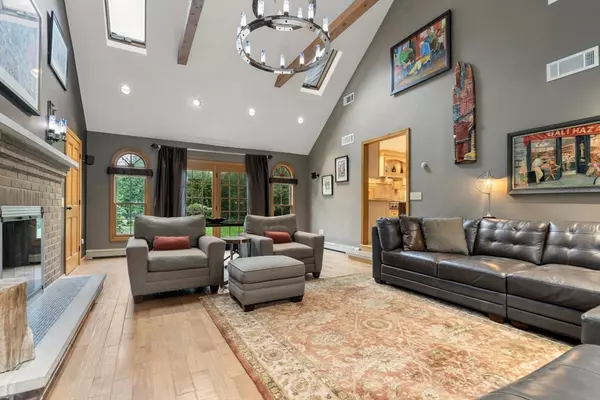 Easton, MA 02356,15 Wenlock Cir