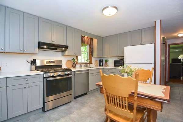 Uxbridge, MA 01569,33 Rockmeadow Rd Ext