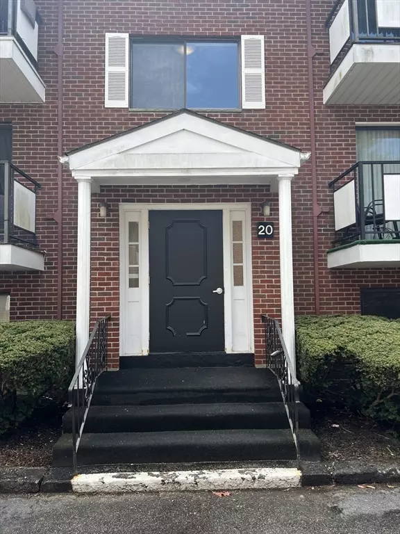 Andover, MA 01810,20 Colonial Drive #3