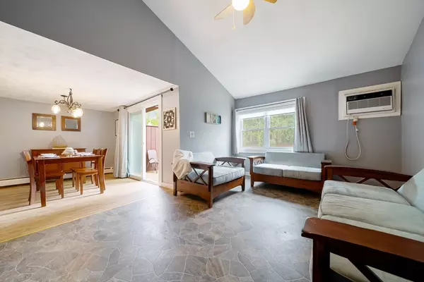 Amesbury, MA 01913,27 Mason Ct #27