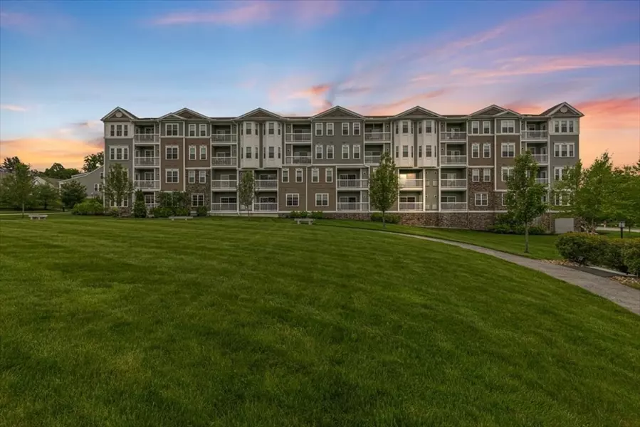 1 Francis Dr #211, Andover, MA 01810