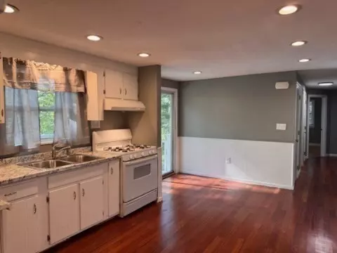 Hudson, NH 03051,24 Radcliffe Drive
