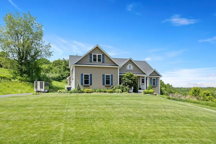 439 Sunnyhill Rd, Lunenburg, MA 01462