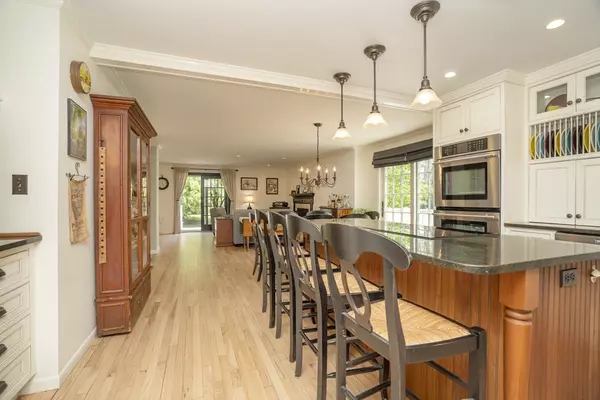 Amesbury, MA 01913,5 Maudsley View Ln