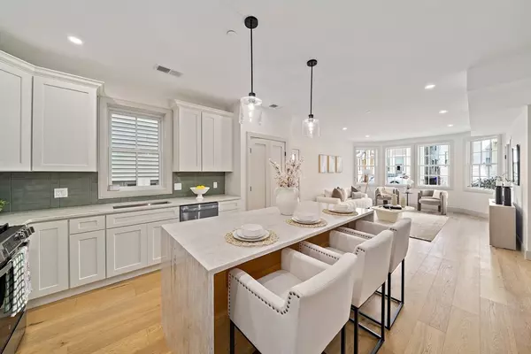 Boston, MA 02128,59 Falcon Street #1