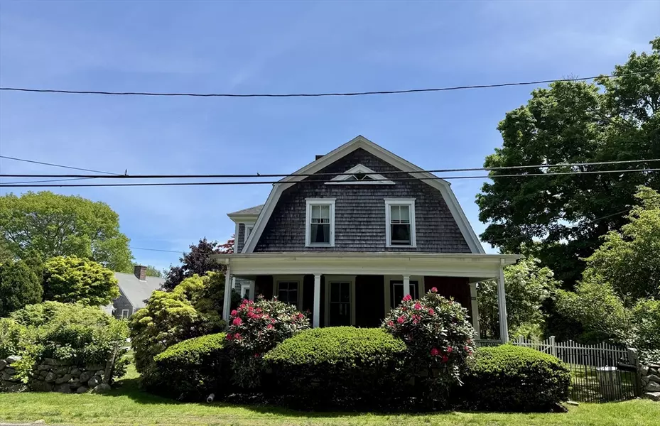 69 Prospect St, Dartmouth, MA 02748
