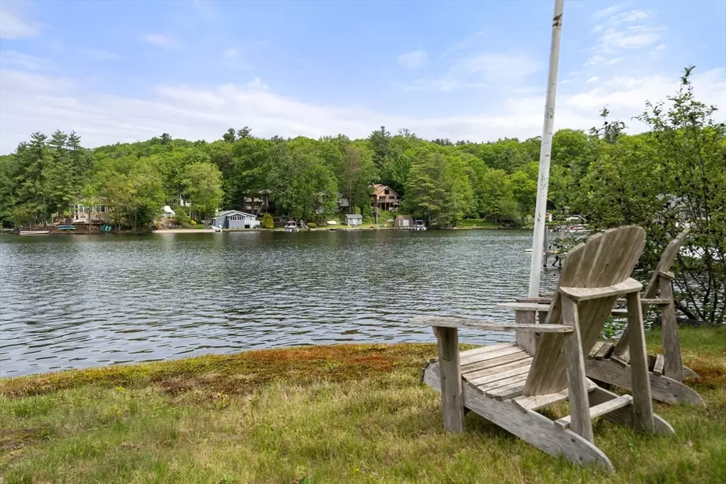 Holland, MA 01521,35 Island Rd