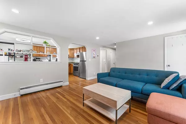 Dedham, MA 02026,19 Sprague St