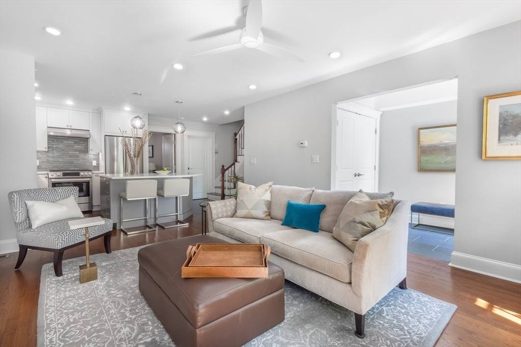 Boston, MA 02116,256 W Newton Street #1