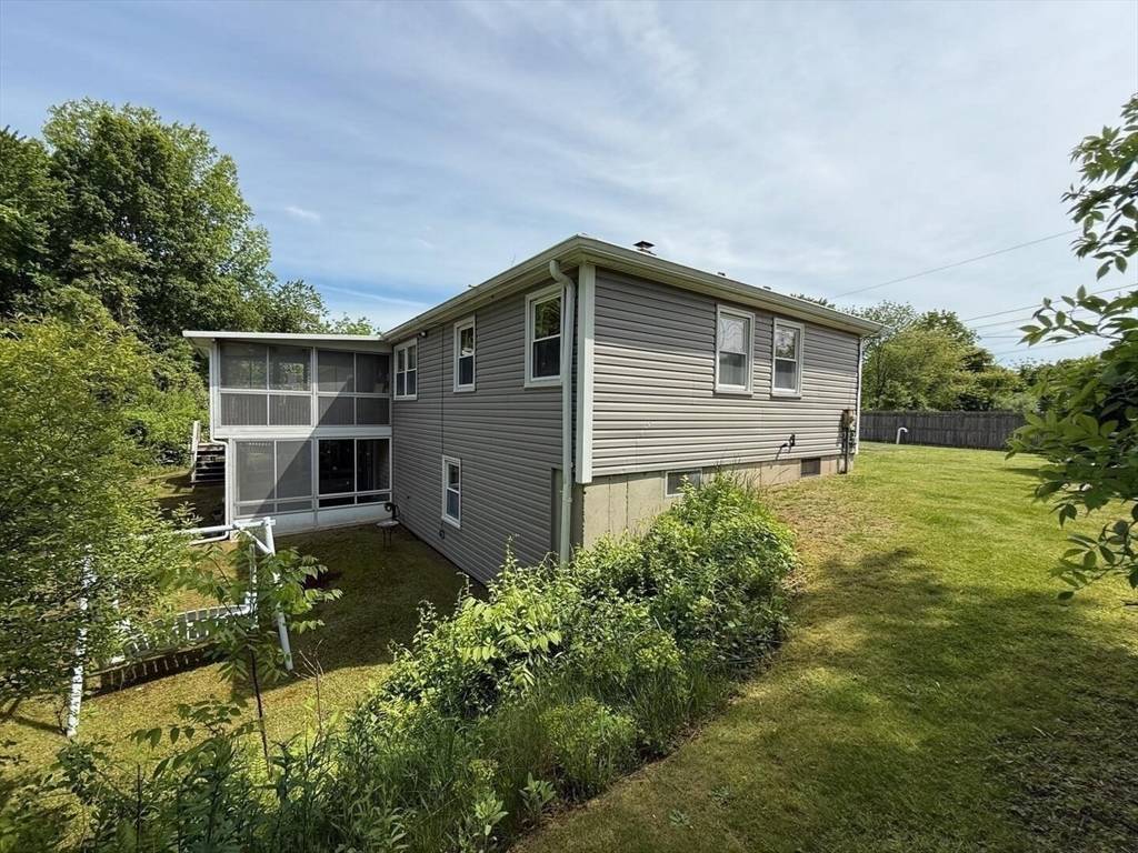Taunton, MA 02718,625 Middleboro Ave