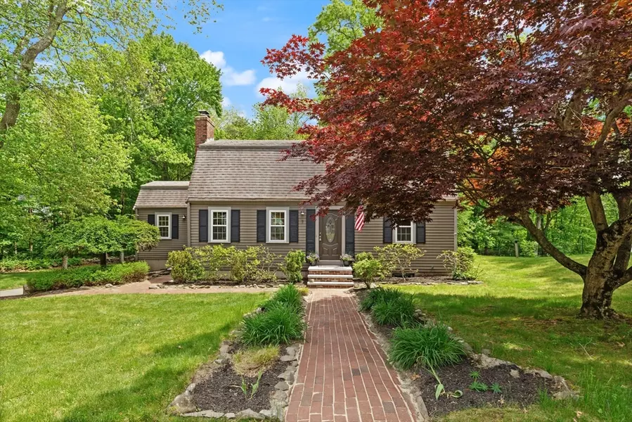 7 Chestnut Street, West Newbury, MA 01985