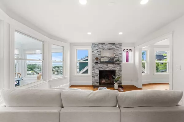 Swampscott, MA 01907,56 Greenwood Ave #2