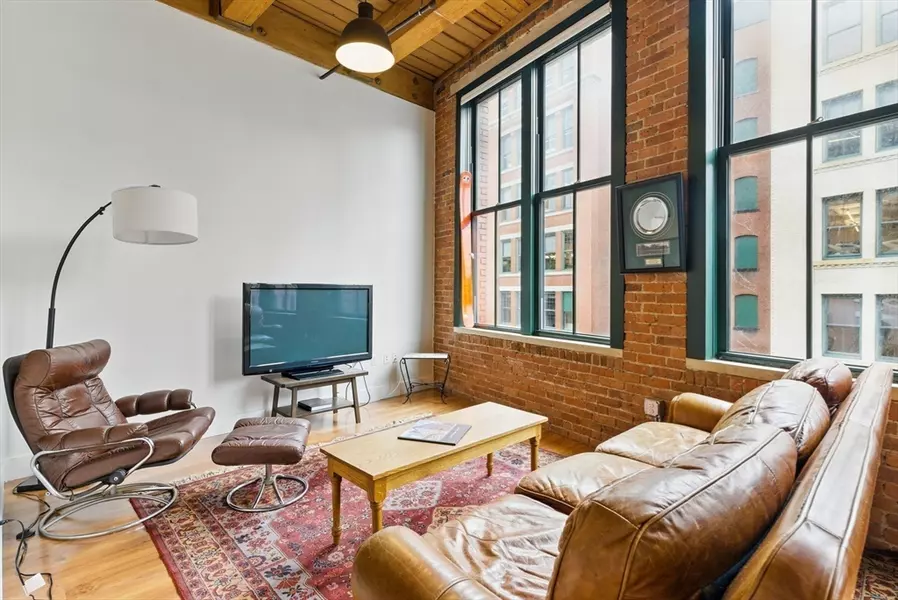 49 Melcher St #405, Boston, MA 02210