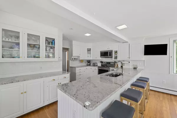 Marshfield, MA 02050,62 Prospect Street