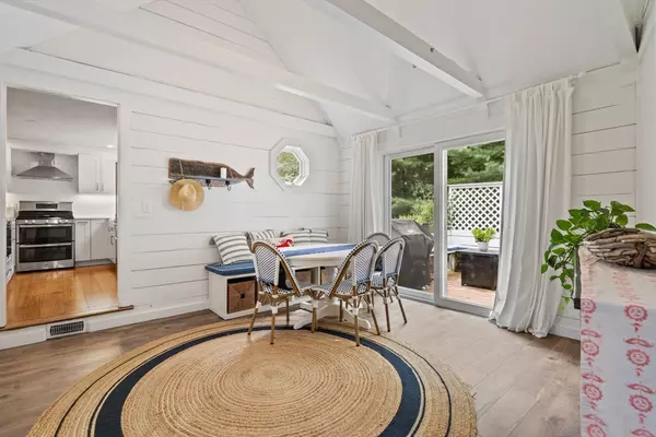 Duxbury, MA 02332,635 West Street