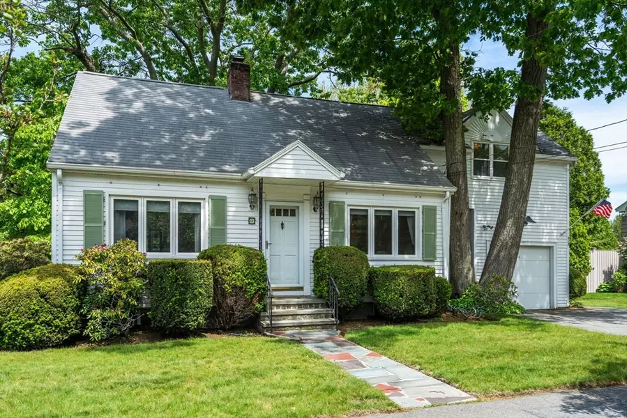 68 Shelton Rd, Swampscott, MA 01907