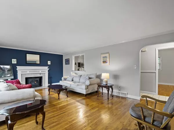 Dracut, MA 01826,11 View Street