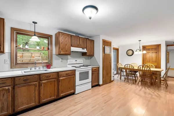 Concord, MA 01742,12 White Avenue