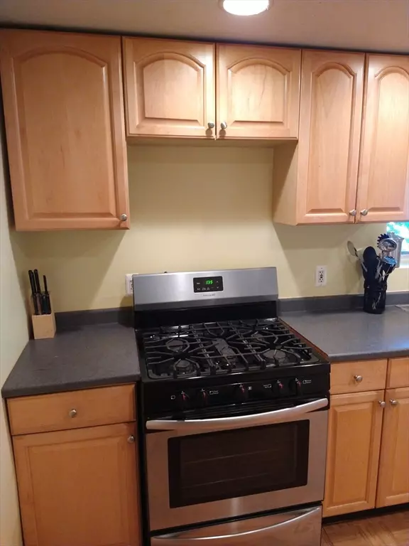 Dedham, MA 02026,25 Bayard St #2