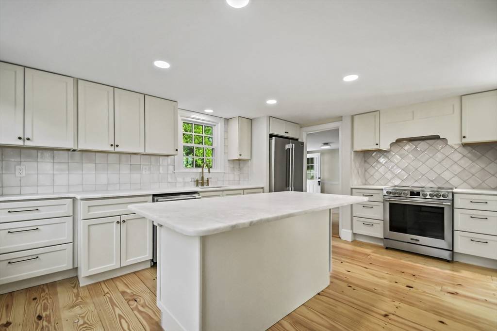 Hopkinton, MA 01748,210 Wood Street