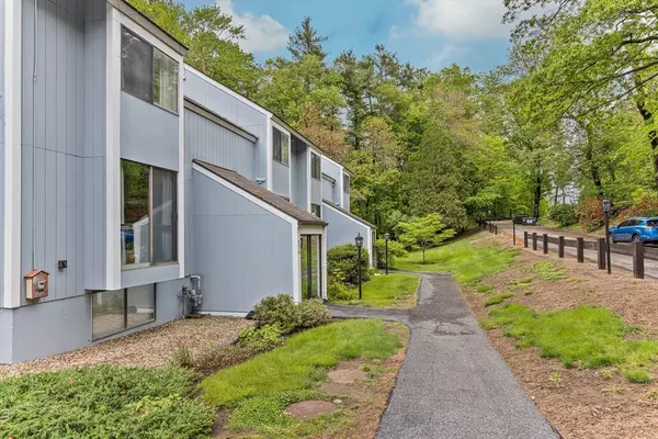 Acton, MA 01720,374 Great Rd #10