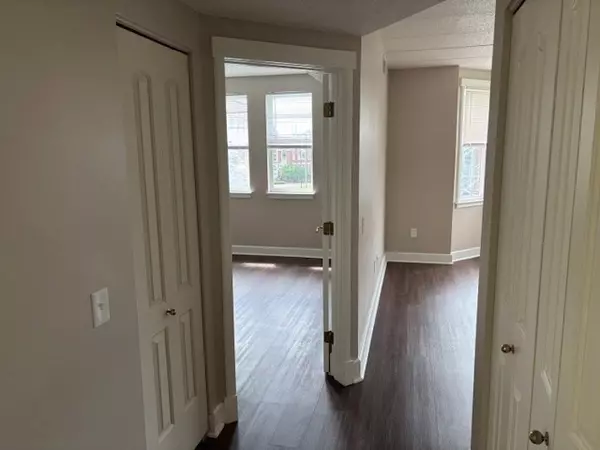 Springfield, MA 01108,34 Sumner Ave #302