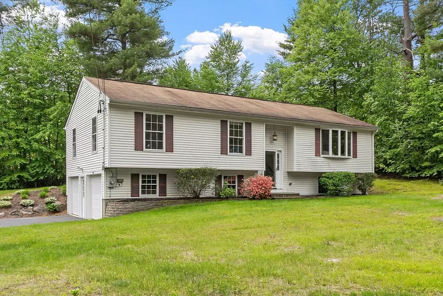 24 Joel Scott Dr, Holden, MA 01520