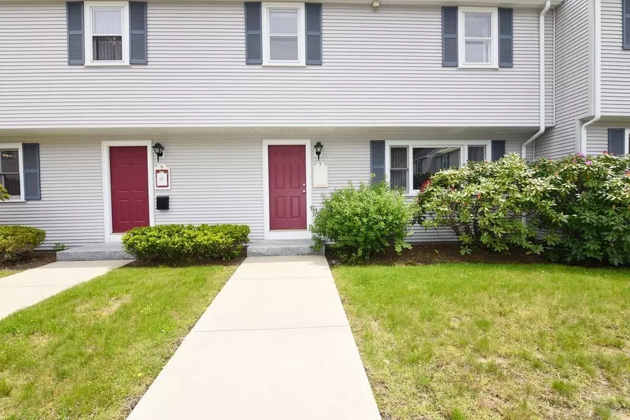811 Washington St #7, Pembroke, MA 02359