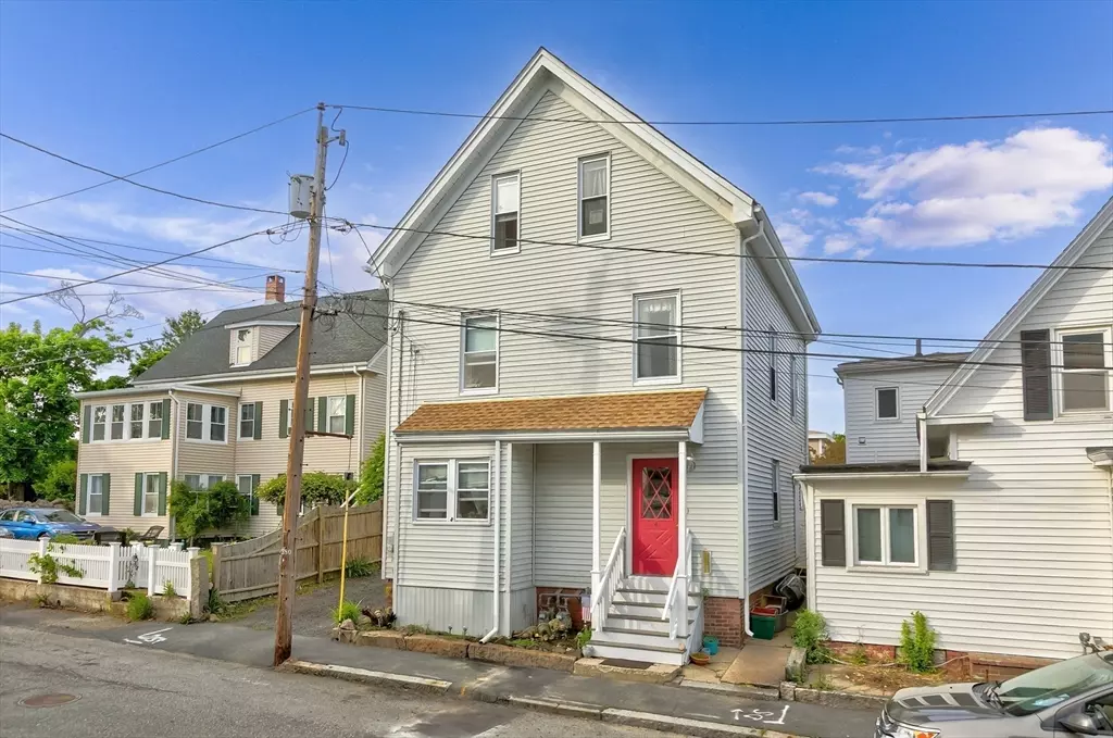 Gloucester, MA 01930,4 Myrtle Sq