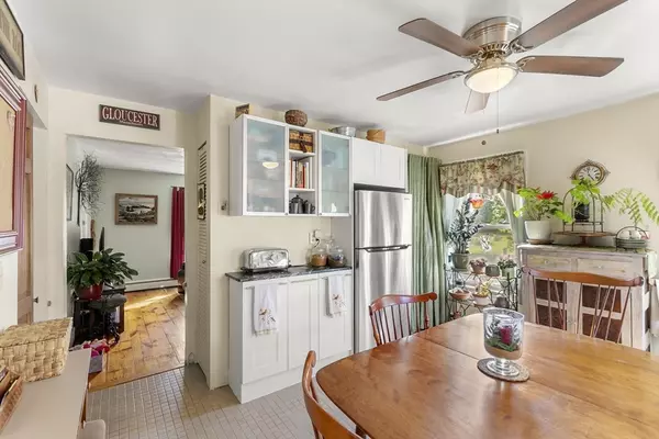 Gloucester, MA 01930,4 Myrtle Sq