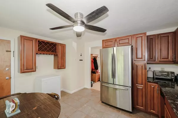 Haverhill, MA 01835,3 Myles Standish Dr #8