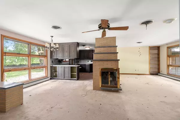 Sudbury, MA 01776,260 Landham Rd