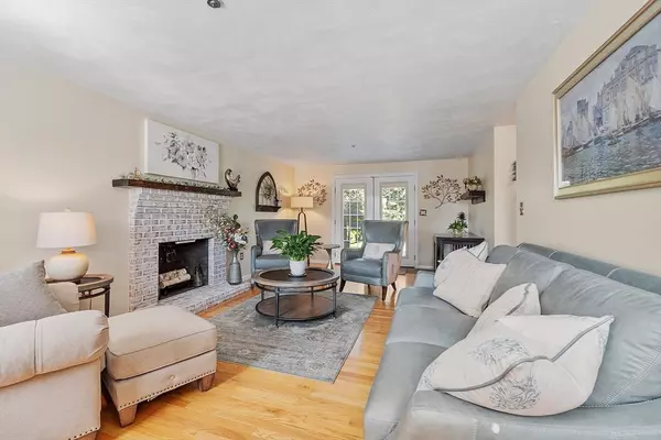 Haverhill, MA 01830,2 Oak Hill Road