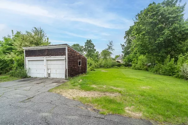 Clinton, MA 01510,10 Spruce St