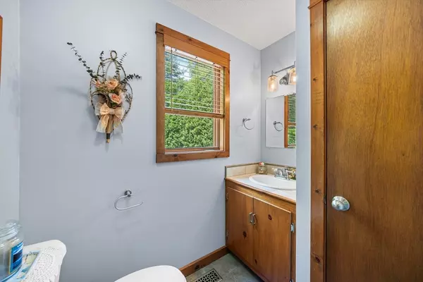 Sturbridge, MA 01566,82 Allen Rd