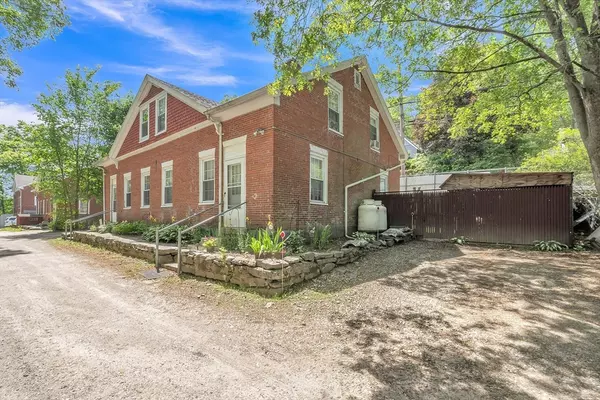 Thompson, CT 06255,981 Riverside Dr