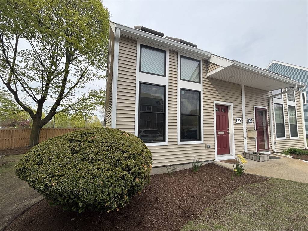 125 Governor Winthrop #2A, Somerville, MA 02145