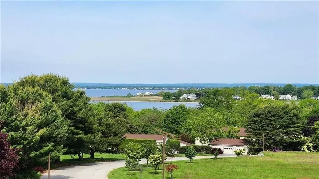 Bristol, RI 02809,272 N Farm Dr #272