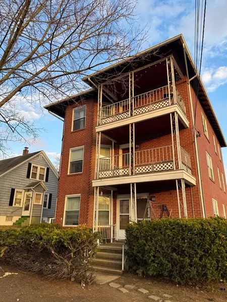 20 Vivian St, Cumberland, RI 02864