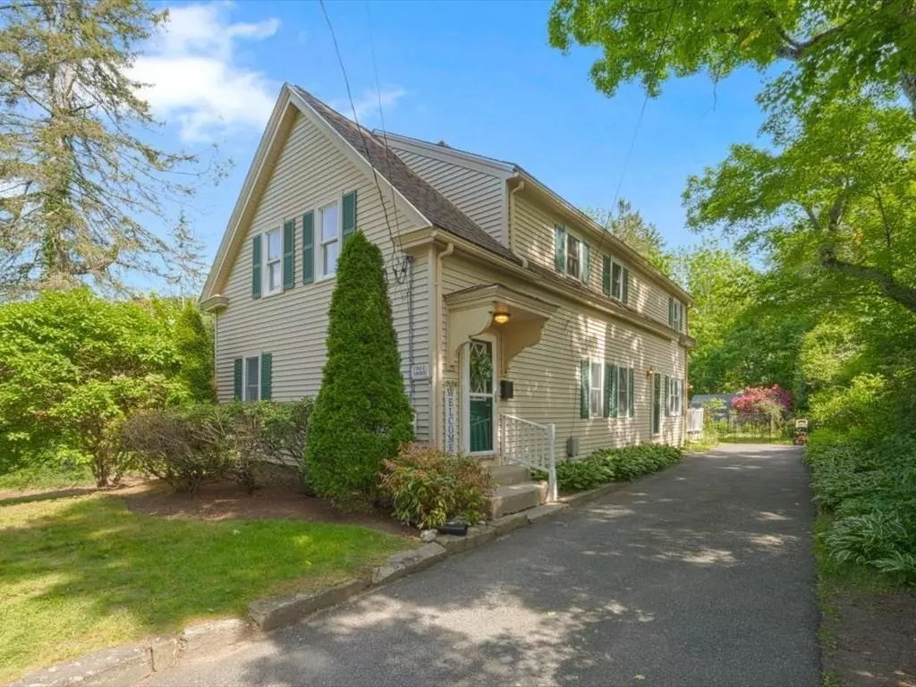 Hopkinton, MA 01748,6 Fenton St