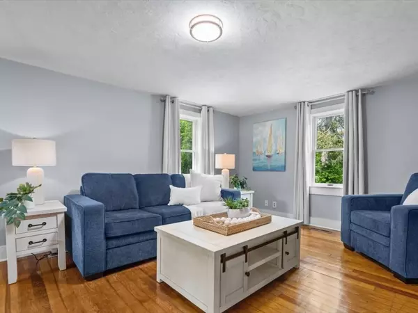 Hopkinton, MA 01748,6 Fenton St