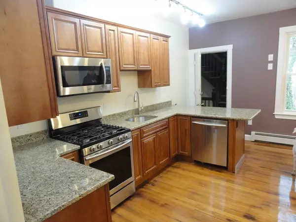 231 Norfolk St #4, Cambridge, MA 02139