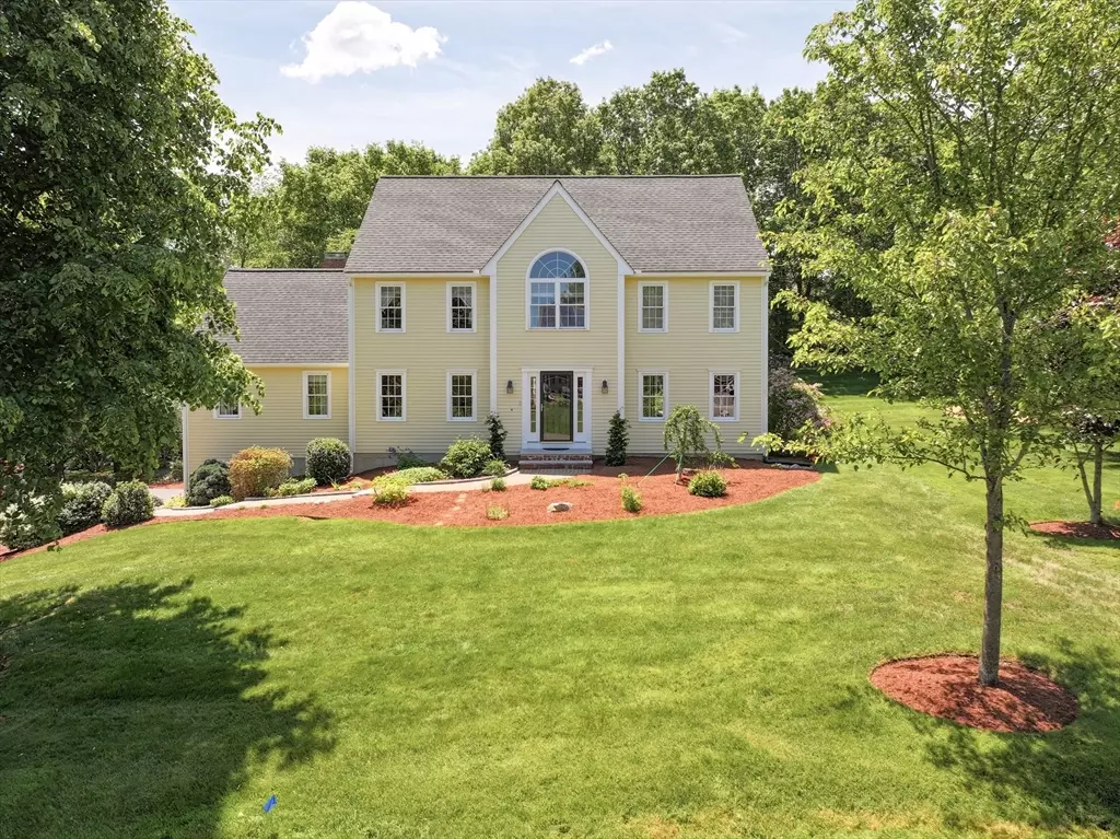 Southborough, MA 01772,2 David Henry Gardner Ln