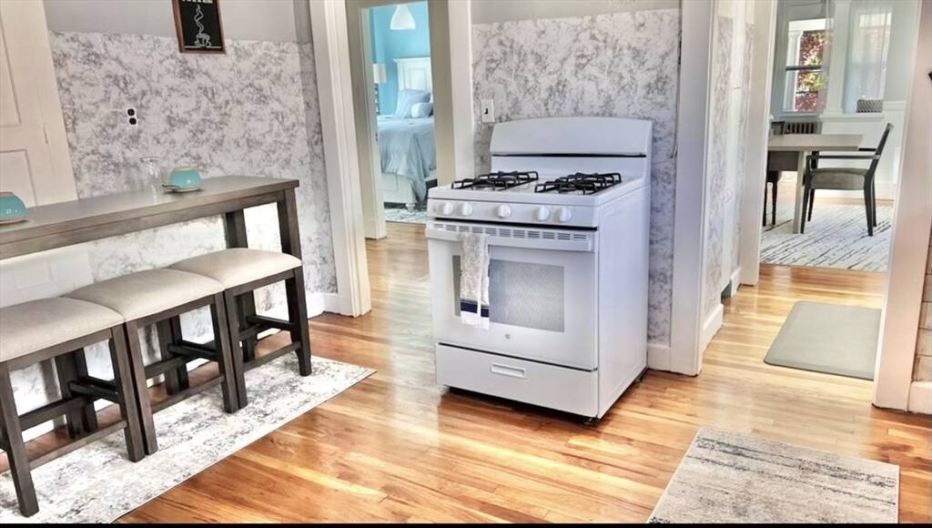 Malden, MA 02148,137 Mills St #2